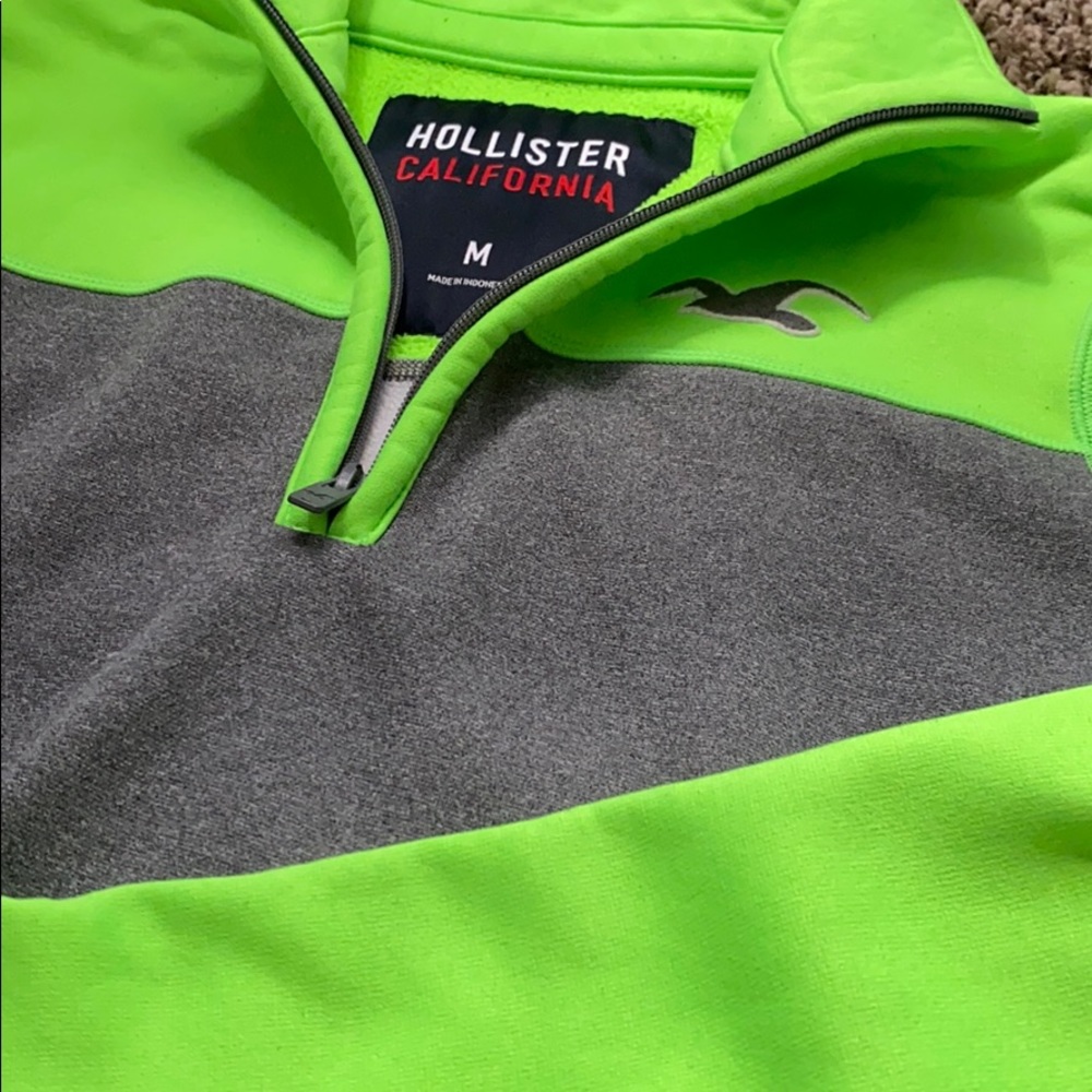 Athletic Quarter Zip